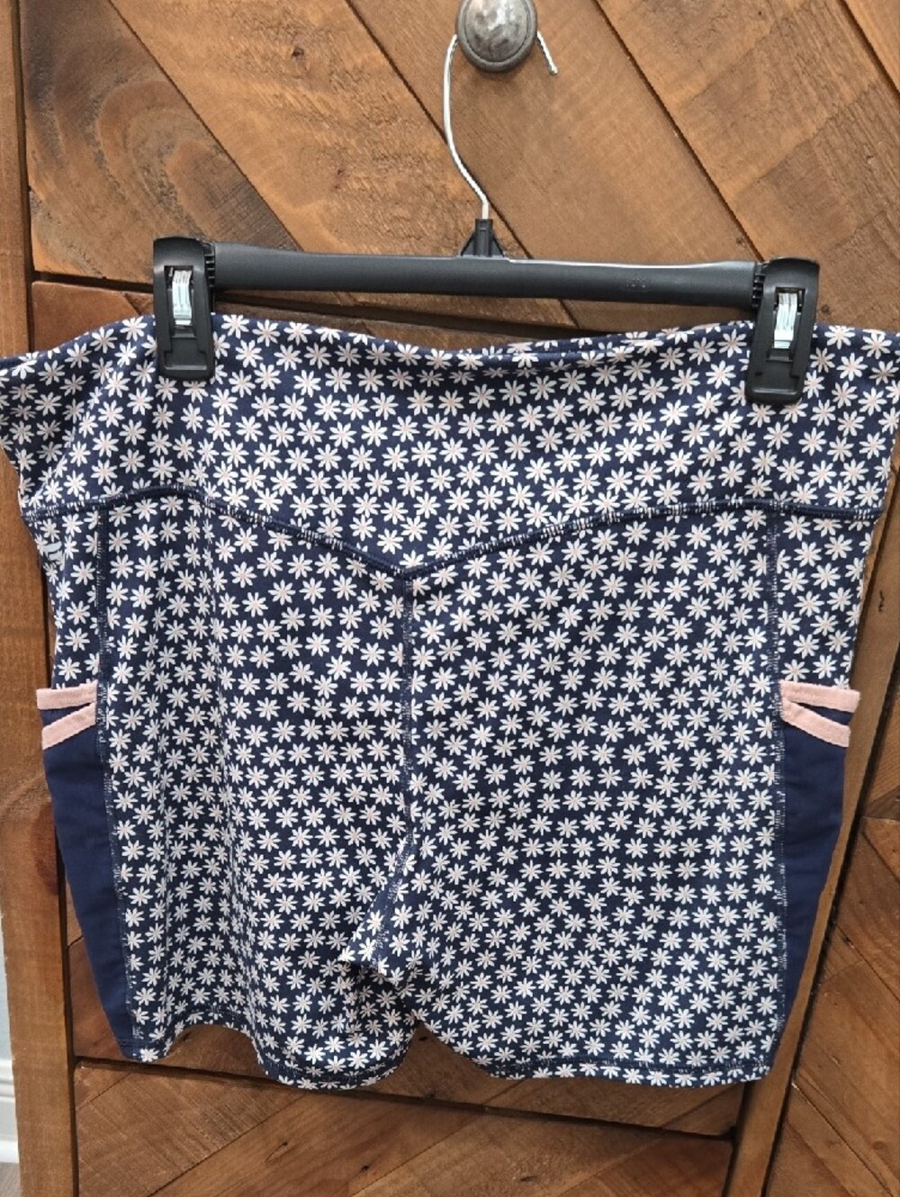 Fabletics Trinity Motion365 Mid Rise 5" Short. - Picture 5 of 7